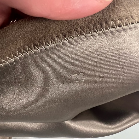 Stuart Weitzman Highland Boots in Light Gray/Taupe 6 - Picture 6 of 10